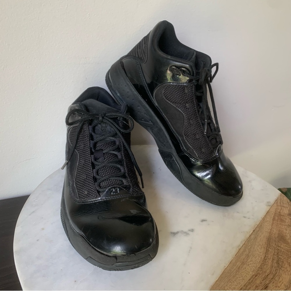Jordan Max Aura 2 Men's Athletic
Sneakers Air Jordan Black on Black 8.5 - Picture 15 of 16